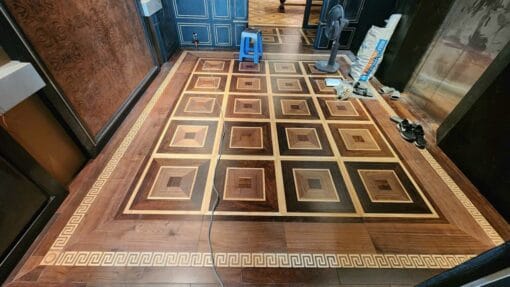 Sàn gỗ Walnut ghép hoa văn 600x600