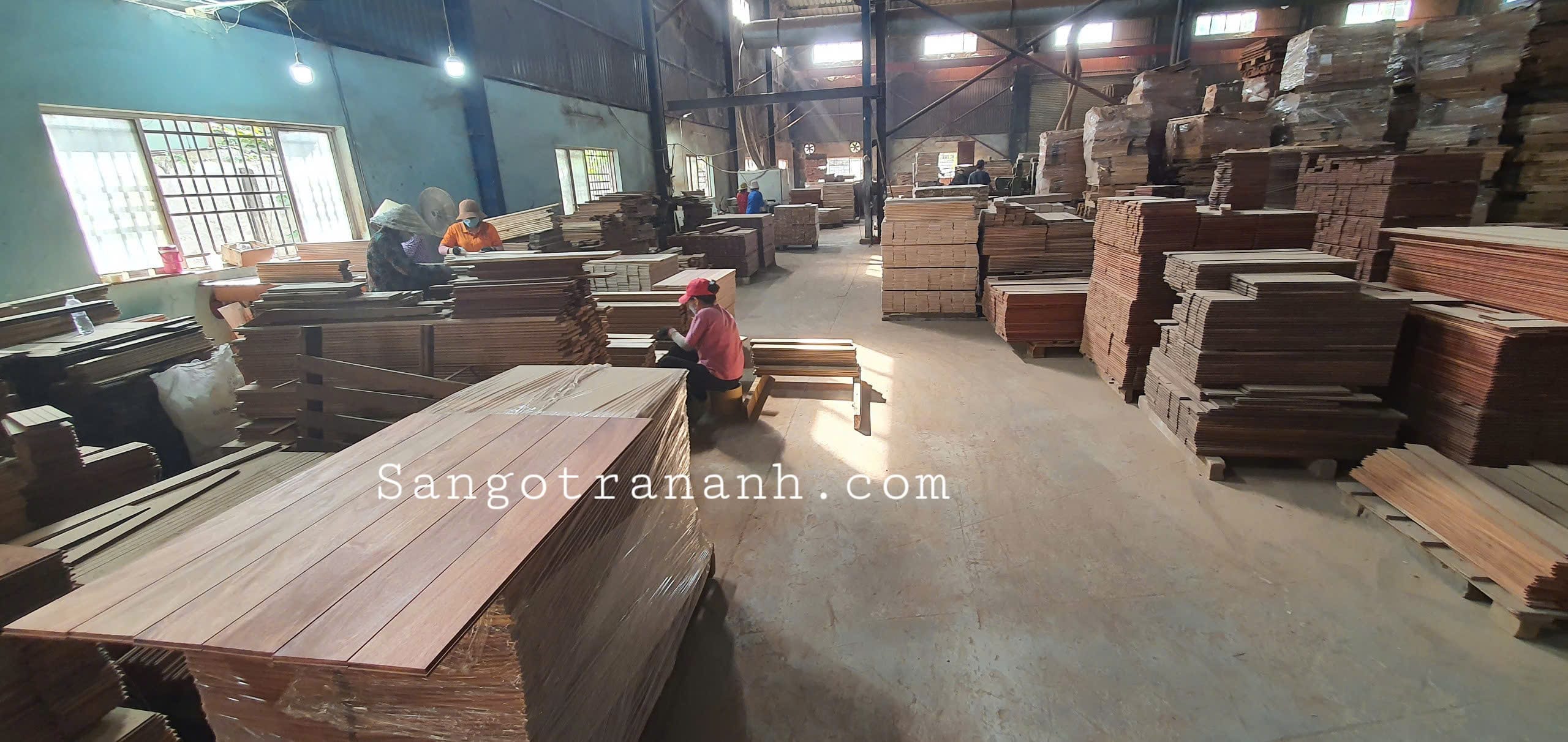 Cận cạnh quy trình sản xuất sàn gỗ nhiều công đoạn tại nhà máy Trần Anh Wood