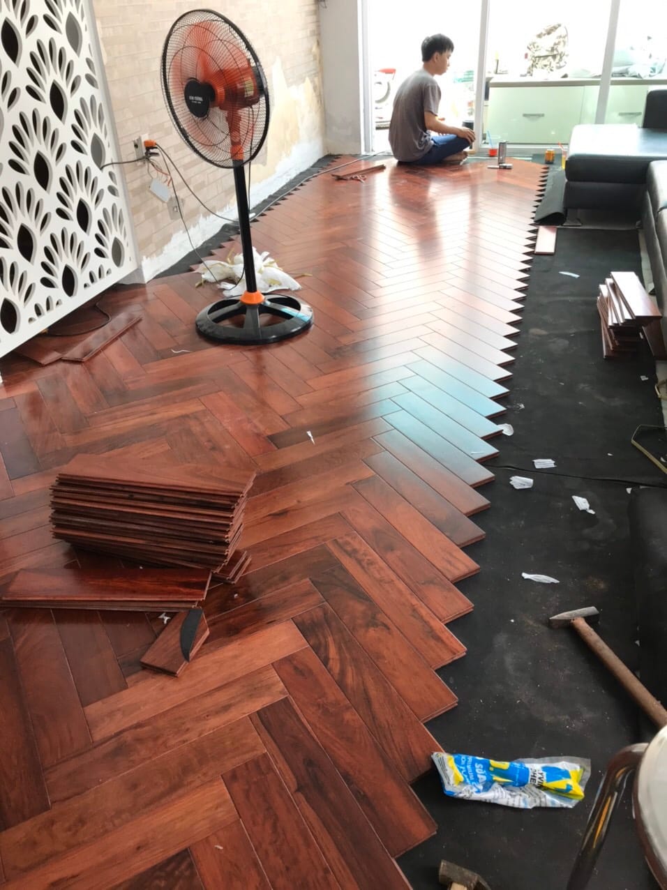 Lót foam hoặc lớp cách ẩm