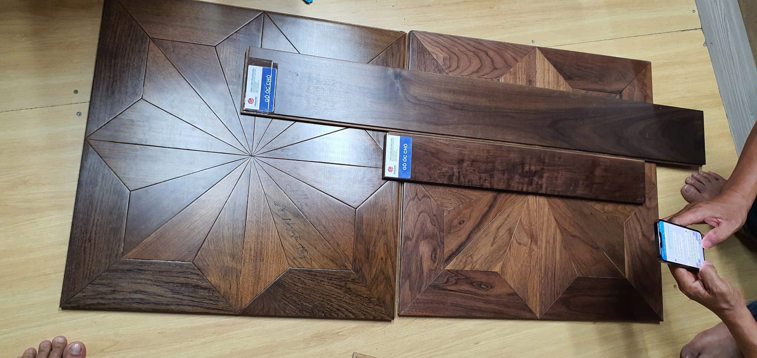 Sàn gỗ hoa văn óc chó