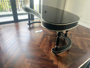 Sàn gỗ óc chó solid lát xương cá 90 độ