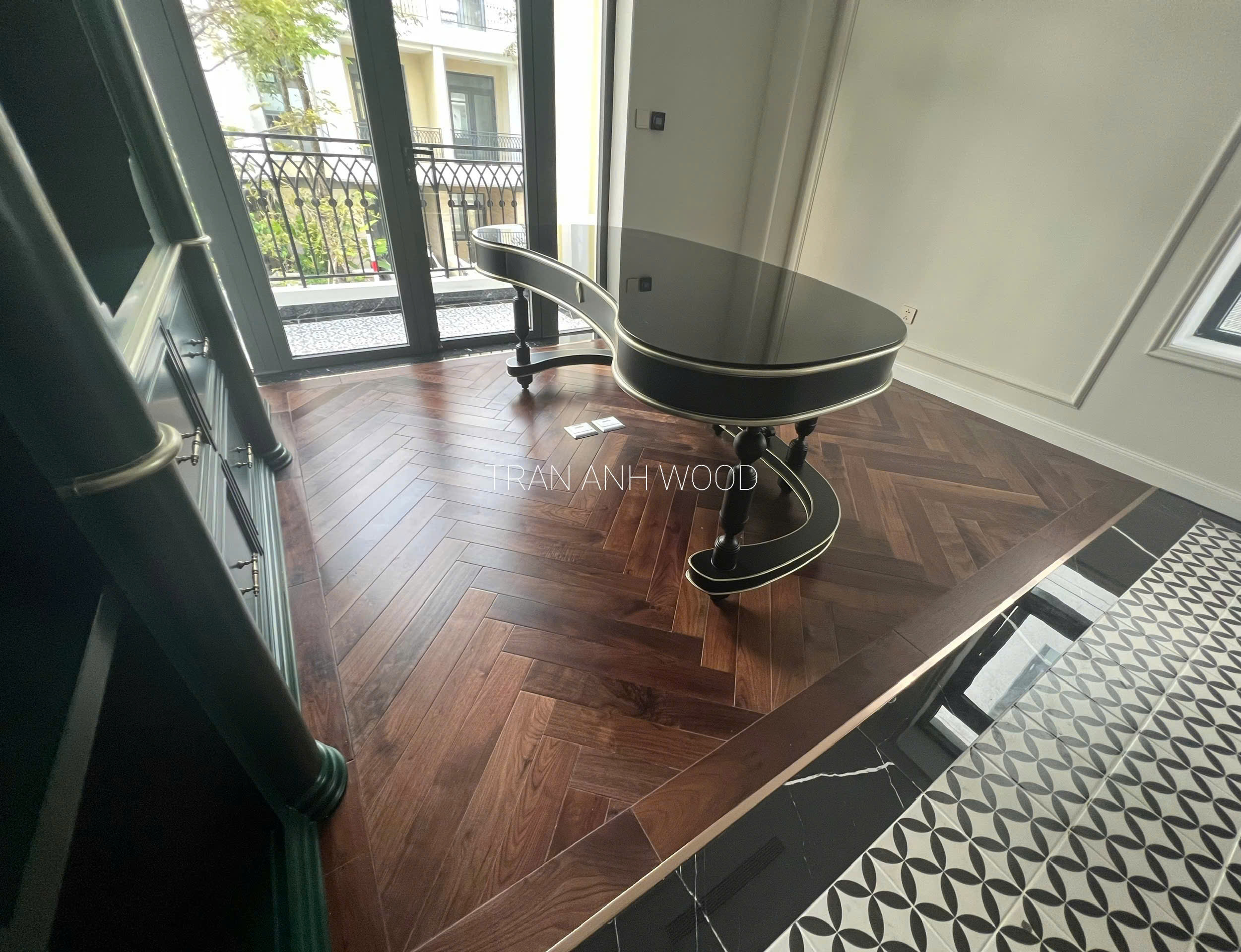 Sàn gỗ óc chó solid - lát xương cá 90 độ